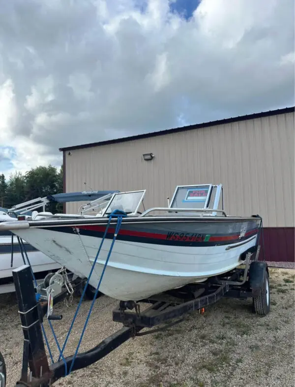 1987 17’ Sylvan Speedboat - Image 5