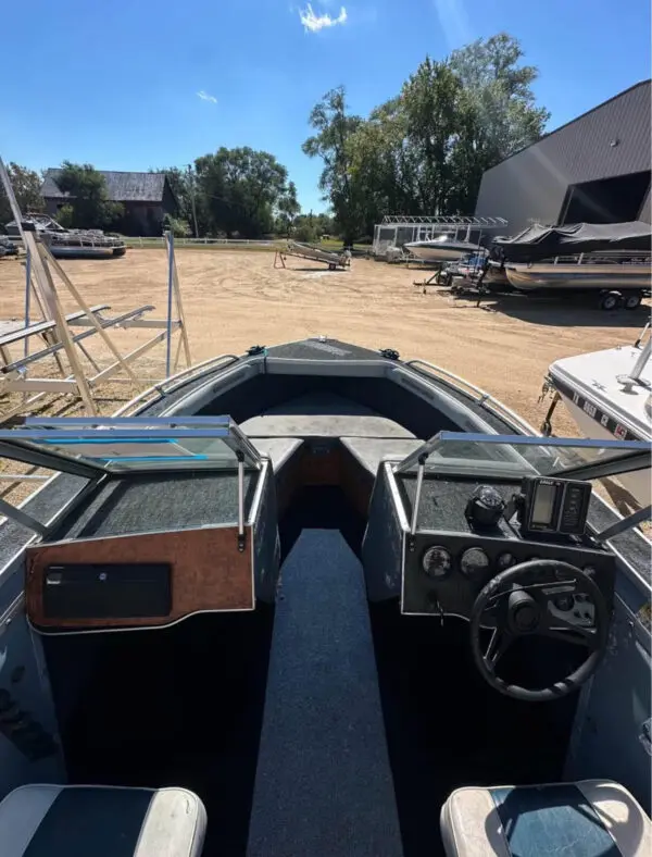 1987 17’ Sylvan Speedboat - Image 4
