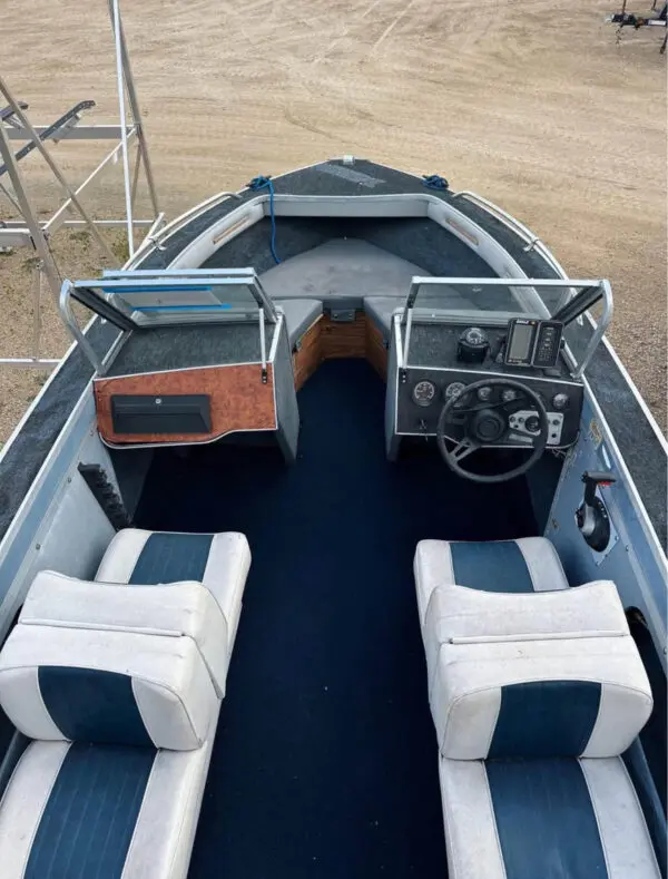 1987 17’ Sylvan Speedboat