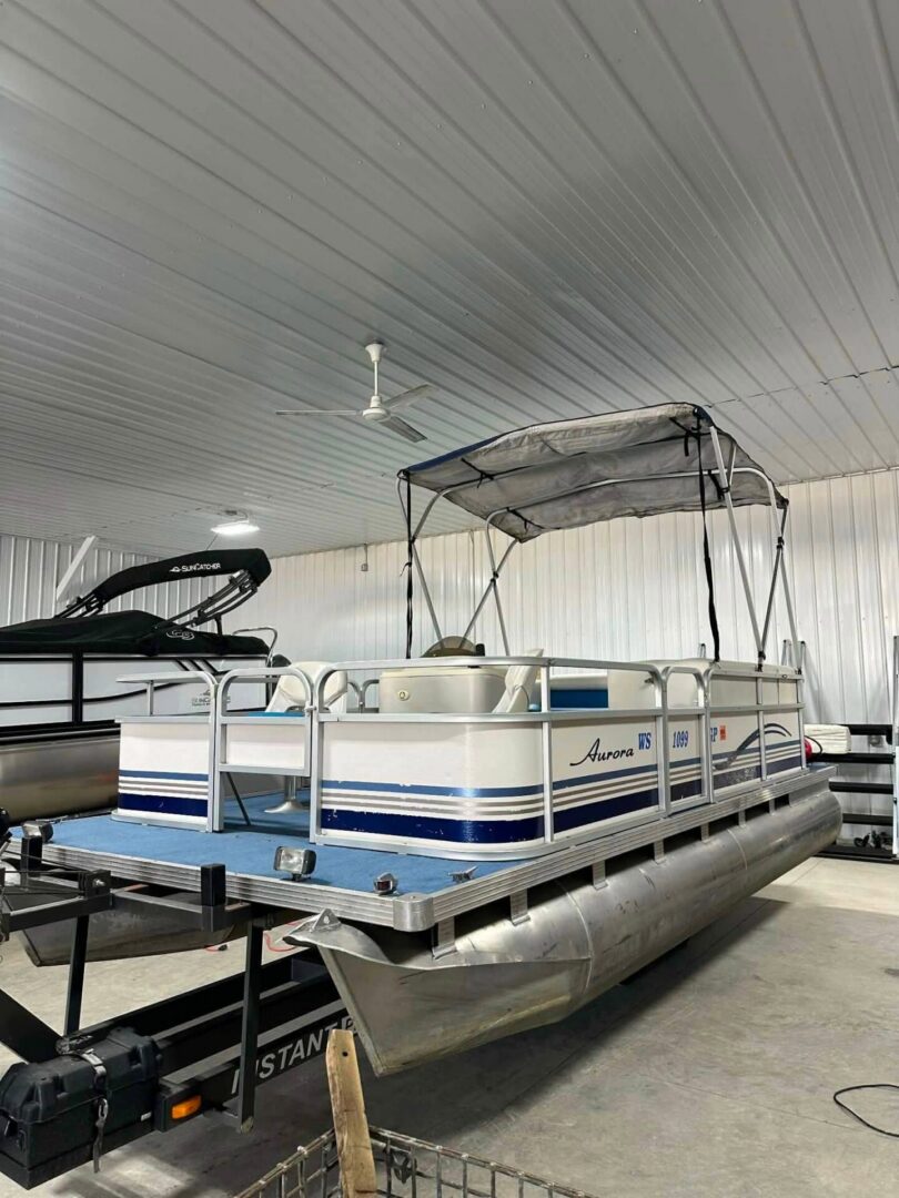 2003 Aurora Pontoon