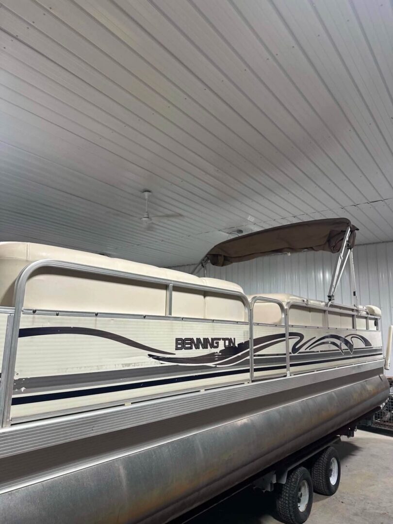 2001 Bennington 2575 FS - Image 15