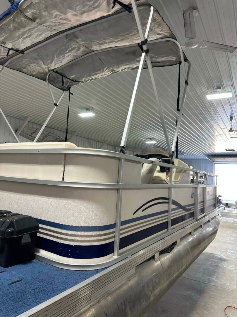 2003 Aurora Pontoon - Image 11